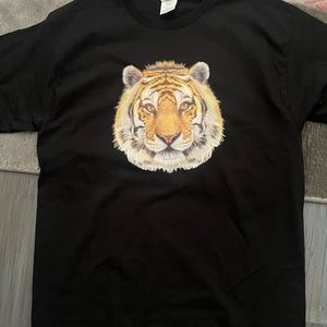 Tiger T shirt NWT‼️BOGO‼️